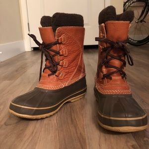Women’s LL Bean Leather Snow Boot - size 7